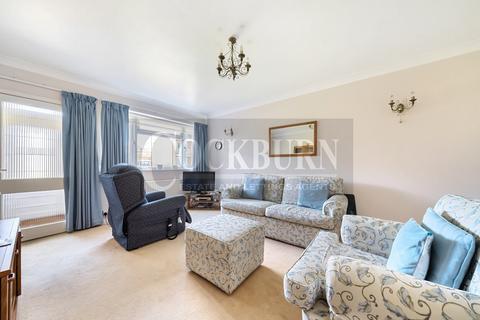 15 Brentwood Close, London, SE9 2DT