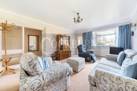 15 Brentwood Close, London, SE9 2DT