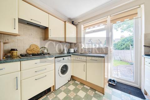 15 Brentwood Close, London, SE9 2DT