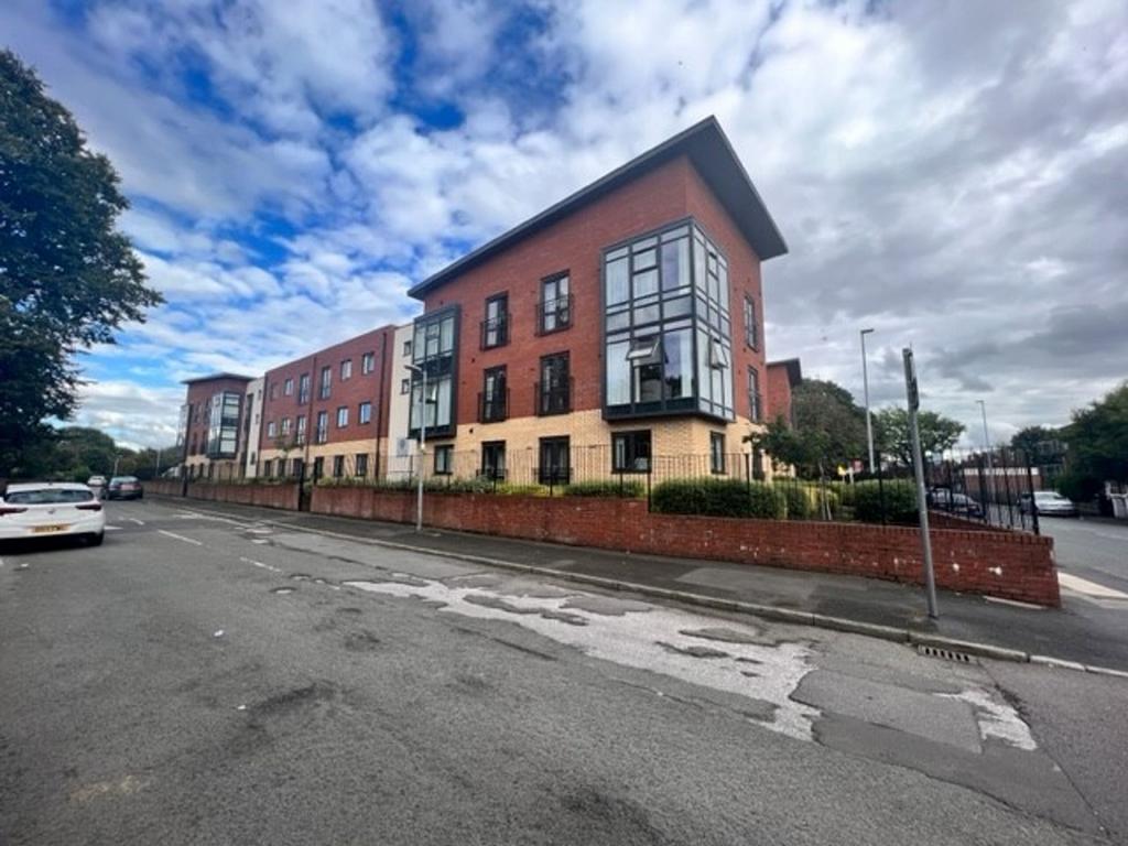 Lower Broughton Road, Salford, M7 3 bed apartment £230,000