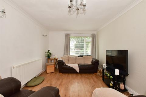 3 bedroom terraced house for sale, Clayburn Circle, Basildon, Essex