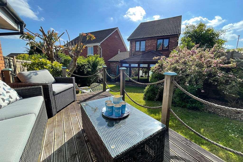 Thornhill Drive, Swindon SN25 3 bed detached house for sale £330,000