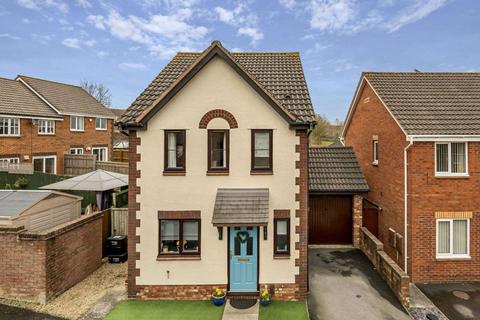 3 bedroom detached house for sale - Thornhill Drive, Swindon SN25