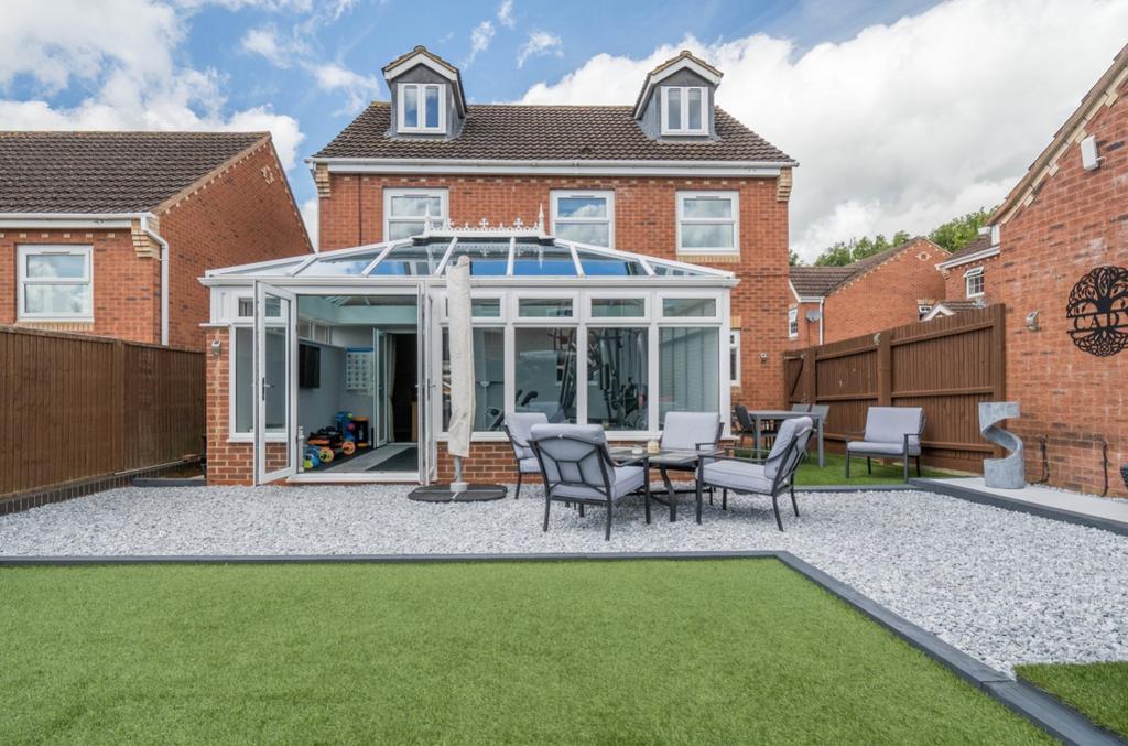 Warrener Close, Swindon SN25 5 bed detached house for sale £550,000