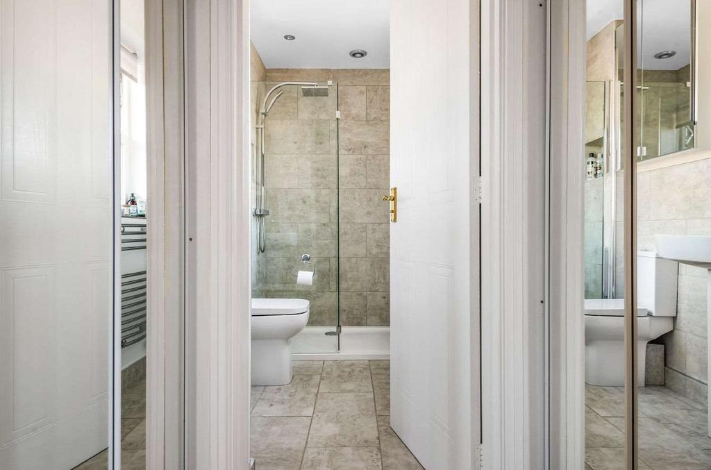 Ensuite to Bed 1