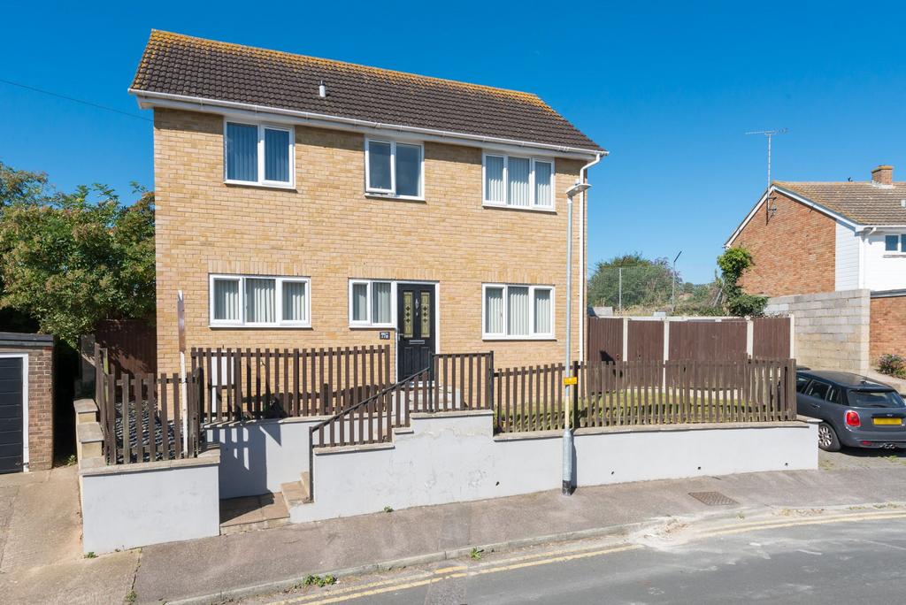 Fairfield Road, Ramsgate, CT11 2 bed detached house for sale £277,500