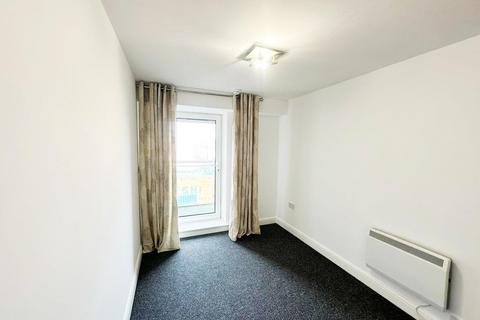 3 bedroom flat to rent, Royal Plaza, Westfield Terrace, South Yorkshire, UK, S1