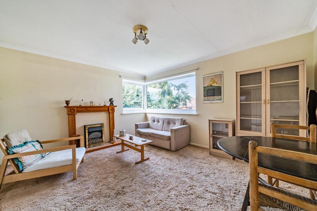 Manor Park Road, Chislehurst 2 bed flat for sale £325,000