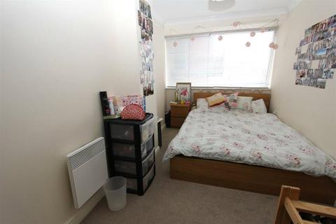 4 bedroom apartment to rent, Marville, Fulham, London, SW6