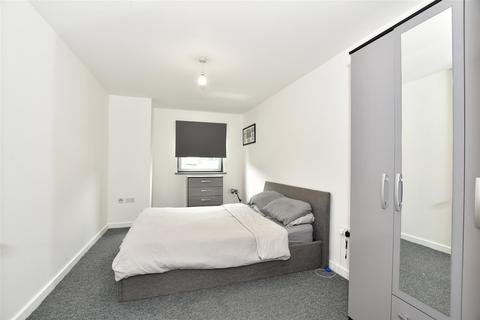 2 bedroom ground floor flat for sale, Franklins Way, Wickford, Essex