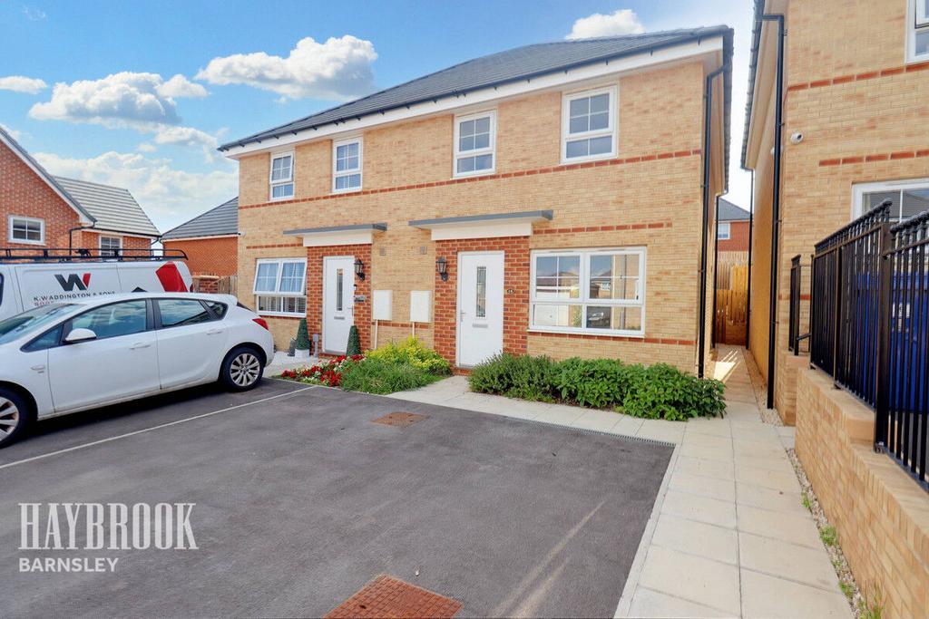 Carrs Grove, Cudworth 3 bed semidetached house for sale £190,000