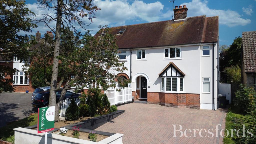 Galleywood Road, Chelmsford, CM2 4 bed semidetached house for sale £