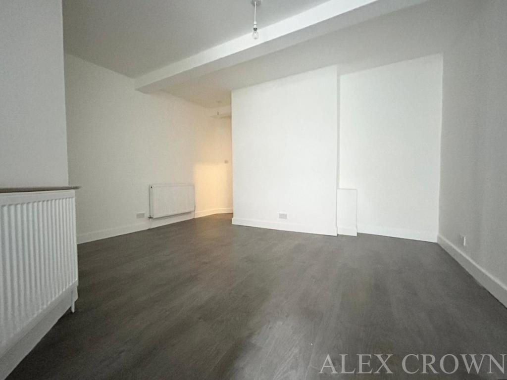 West Green Road, Seven Sisters Studio £1,175 pcm (£271 pw)