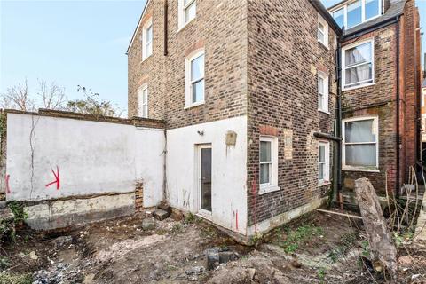 3 bedroom flat for sale - Shrubbery Road, London