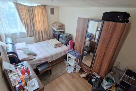 4 bedroom ground floor maisonette for sale, Carlton Grove, Peckham, London,