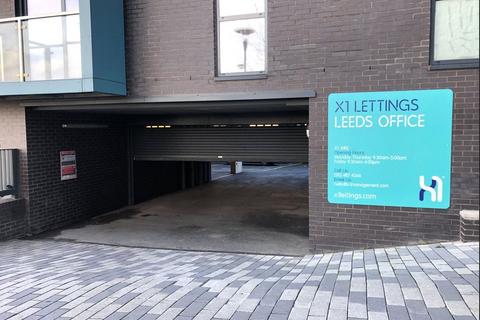 Property to rent, Aire Parking Space, Cross Green Lane