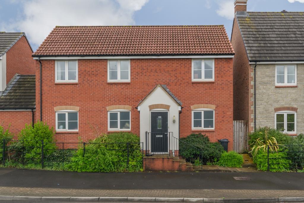 Westerleigh Road, Yate, Bristol, BS37 4GA 2 bed flat £1,100 pcm (£254 pw)