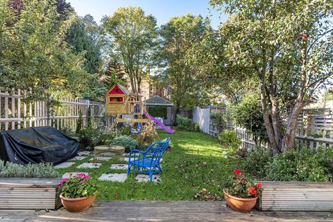 20 Whittell Gardens, London, SE26 4LN