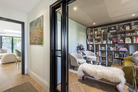 20 Whittell Gardens, London, SE26 4LN