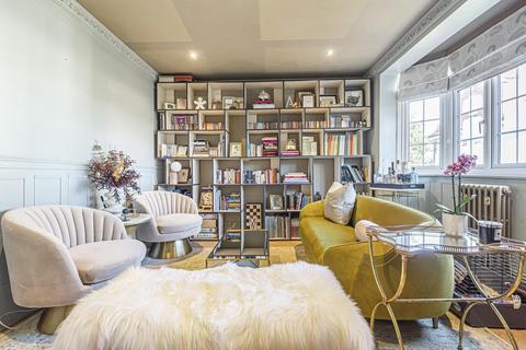 20 Whittell Gardens, London, SE26 4LN