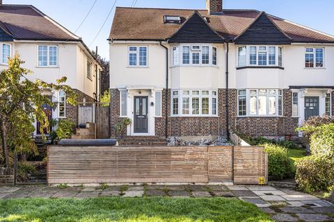 20 Whittell Gardens, London, SE26 4LN