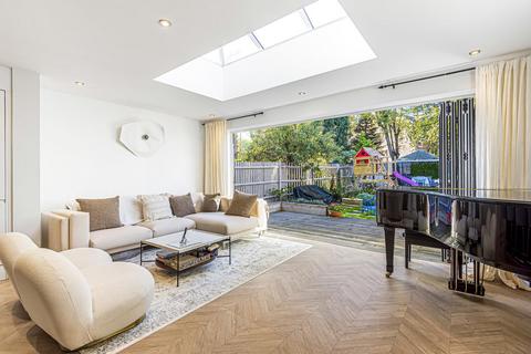 20 Whittell Gardens, London, SE26 4LN