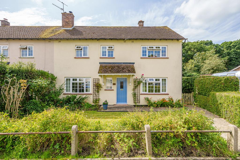 Middleton Road, Downside, Cobham, KT11 3 bed semidetached house for