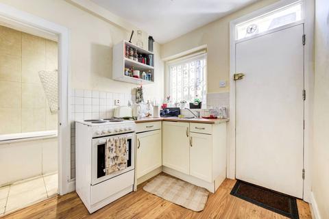 1 bedroom flat for sale, Humbolt Road, Barons Court, London, W6