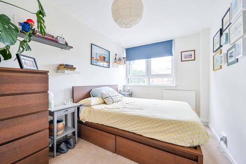23 Chilton Grove, London, SE8 5DX