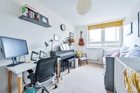 23 Chilton Grove, London, SE8 5DX