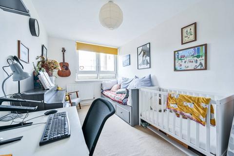 23 Chilton Grove, London, SE8 5DX