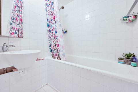 23 Chilton Grove, London, SE8 5DX