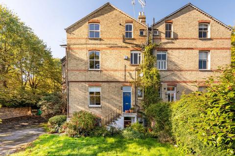 Rear Basement Flat, 4 Riverdale Road, Twickenham, TW1 2BS