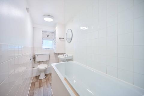 Rear Basement Flat, 4 Riverdale Road, Twickenham, TW1 2BS