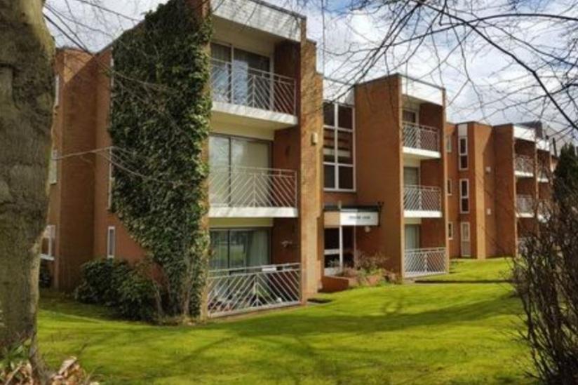 Hagley Road, Birmingham B16 3 bed flat for sale £170,000
