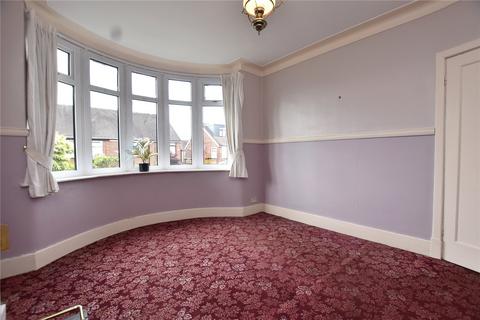 3 bedroom semi-detached house for sale - Mardale Avenue, Thornham, Royton, Oldham, OL2