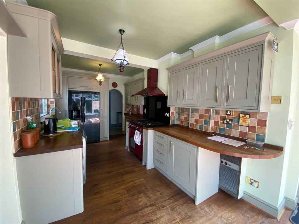 Broken Gate Lane, Bakers Wood 3 bed detached house £750,000