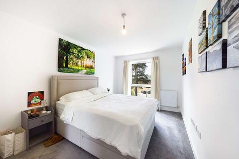 2 bedroom flat for sale, Sword Court,  Bordon GU35 0AF