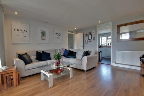 2 bedroom flat for sale, Chidham Close, Havant