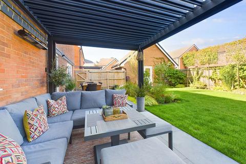 4 Blackburne Road, Bordon, GU35 9FR