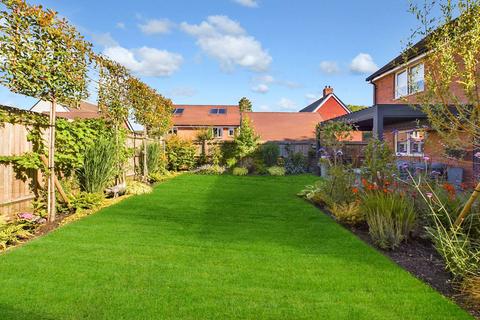 4 Blackburne Road, Bordon, GU35 9FR