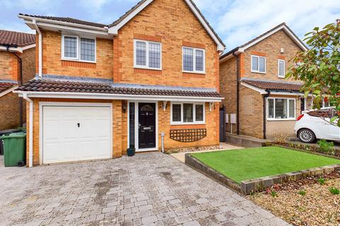 4 bedroom detached house for sale, Canada Way, Bordon GU35 0JT