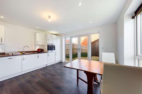 18 Cobbett Square, Bordon, GU35 0GD