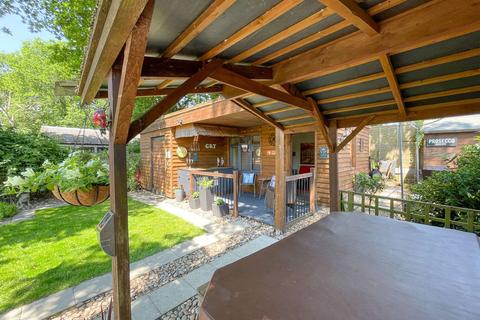 41 Lemon Grove, Whitehill, Bordon, GU35 9BD