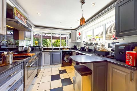 41 Lemon Grove, Whitehill, Bordon, GU35 9BD