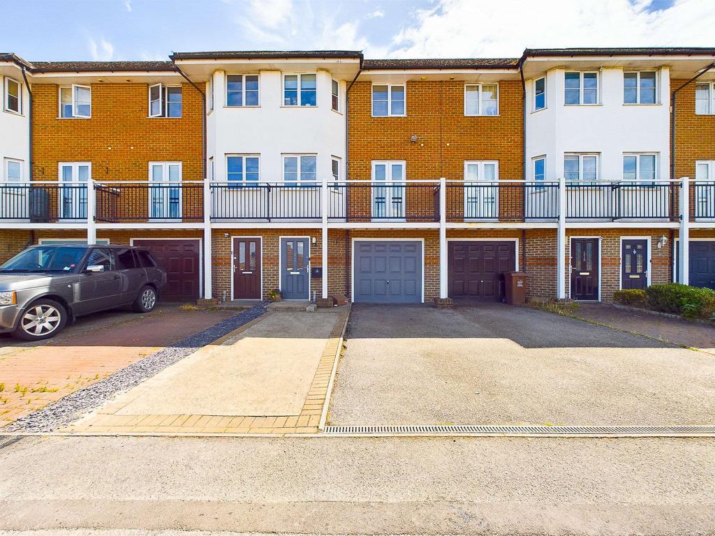 Grange Road, Gillingham ME7 2QT 4 bed terraced house for sale £400,000