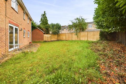 5 Princes Close, Whitehill, Bordon, GU35 9BL