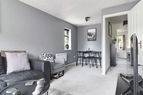 1 bedroom flat for sale, Simmonds Close, Bracknell, Berkshire, RG42