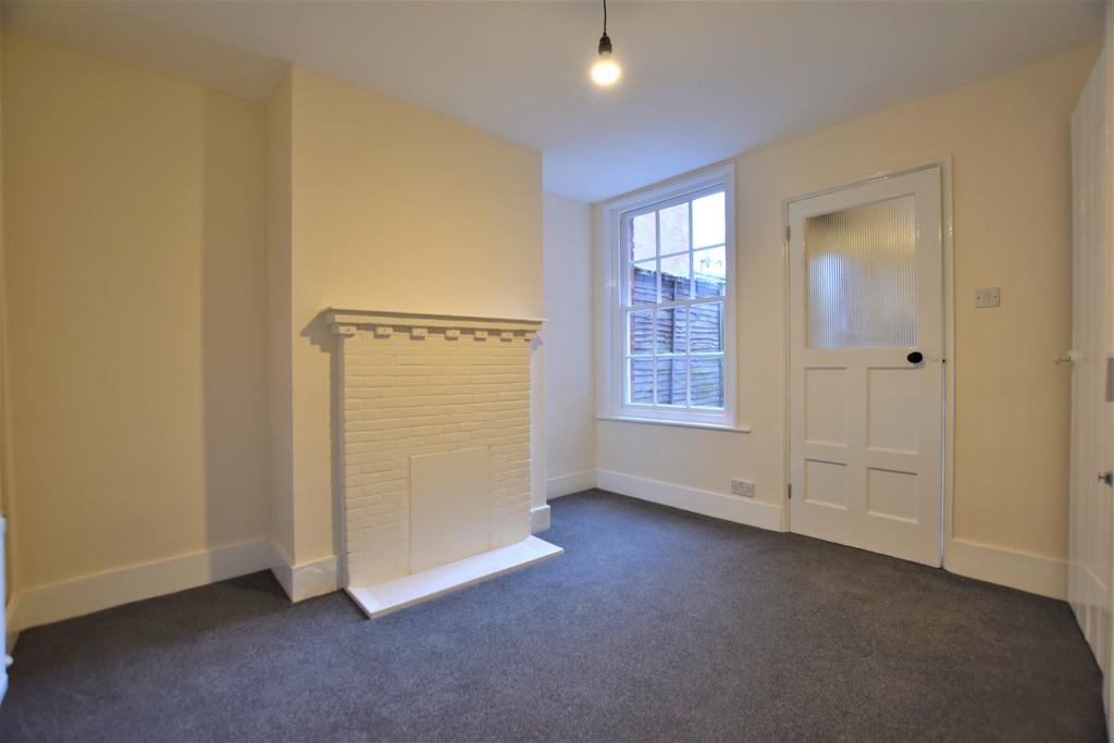 Sandy Lane, Woodbridge, Suffolk, IP12 3 bed house £1,025 pcm (£237 pw)