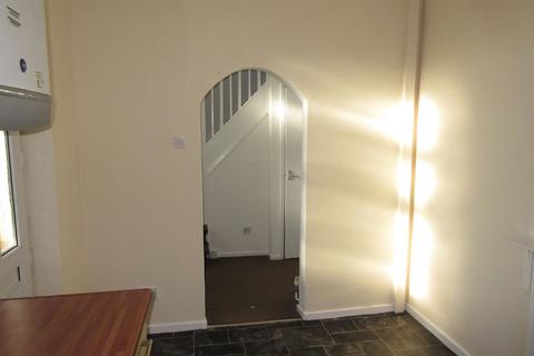 2 bedroom semi-detached house to rent, Lindsay Avenue, Sheffield